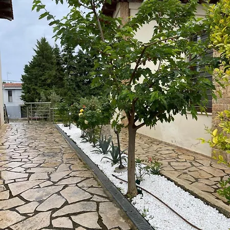 Sani Luxury شقة